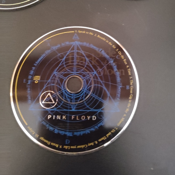 Free with purchase 3 Pink Floyd CDs - Picture 2 of 4